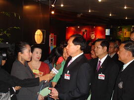 ภาพถ่ายพิธีเปิดนิทรรศการ ชุด ผู้แทนฯ เมืองไทย