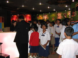 ภาพถ่ายพิธีเปิดนิทรรศการ ชุด ผู้แทนฯ เมืองไทย